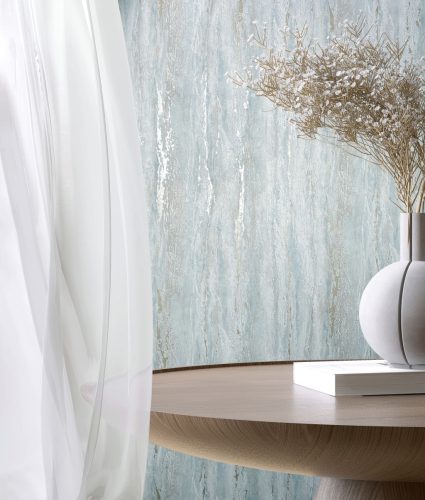 Halványkék és pezsgő színű márvány jellegű csíkos mintás natur vinyl tapéta