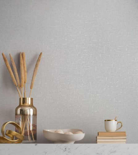 Halvány szürke alapon gyöngyházas becsillanásos lenvászon hatású szövet struktúrájú vinyl tapéta