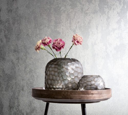 Ezüst színű fémes, enyhén antikolt modern vinyl tapéta