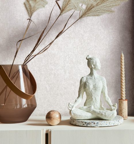 Grézs színű beton hatású enyhén antikolt modern vinyl tapéta