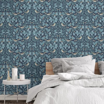 Bájos, tölgyfalevél mintás tapéta makkokkal és énekesrigókkal sötétkék alapon türkiz díszítéssel