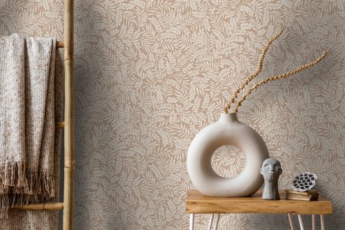 Púder színű apró levél és inda mintás angol stílusú vlies tapéta 